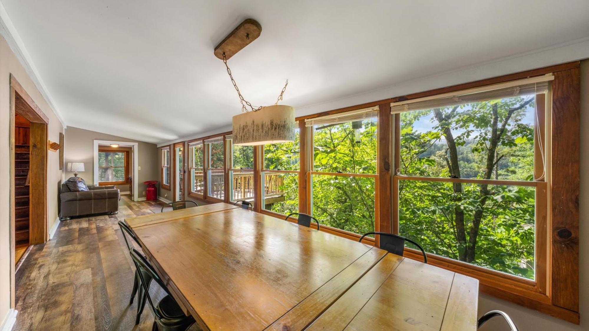Whiskey Ridge Lodge, A Restored 1940S Gem, 2 Mins From Downtown, Breathtaking City Views, Custom Game Room, And Spacious Elegance Gatlinburg Exterior foto