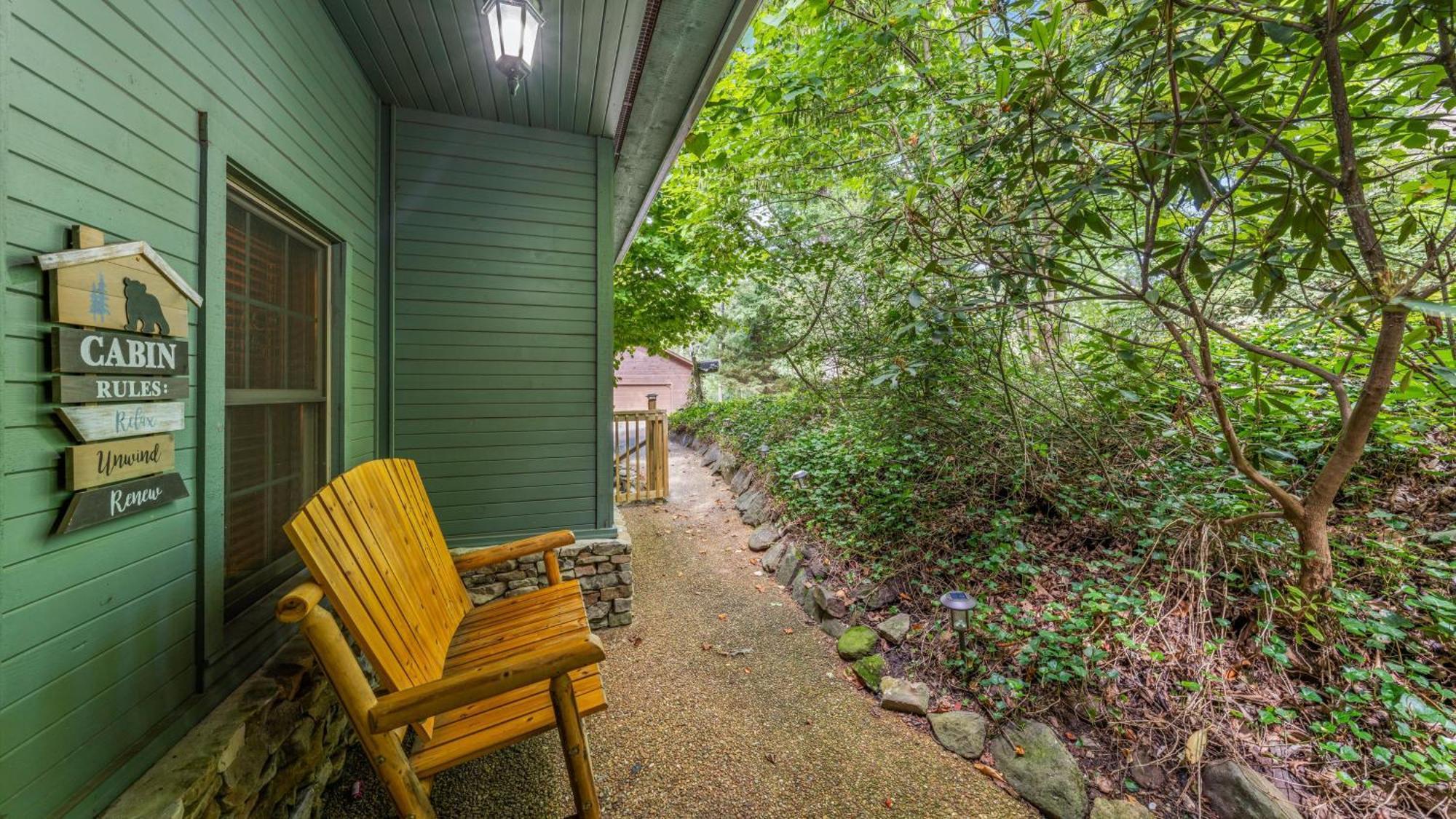 Whiskey Ridge Lodge, A Restored 1940S Gem, 2 Mins From Downtown, Breathtaking City Views, Custom Game Room, And Spacious Elegance Gatlinburg Exterior foto