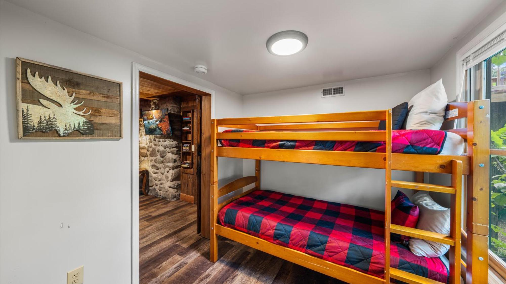 Whiskey Ridge Lodge, A Restored 1940S Gem, 2 Mins From Downtown, Breathtaking City Views, Custom Game Room, And Spacious Elegance Gatlinburg Exterior foto