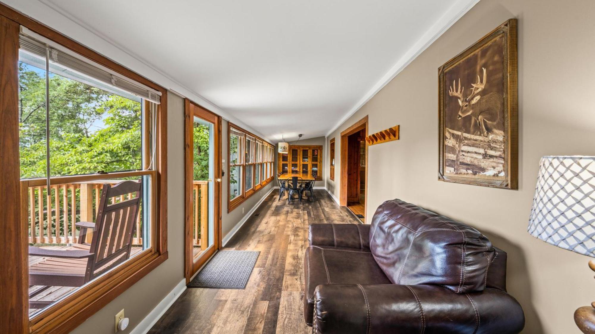 Whiskey Ridge Lodge, A Restored 1940S Gem, 2 Mins From Downtown, Breathtaking City Views, Custom Game Room, And Spacious Elegance Gatlinburg Exterior foto