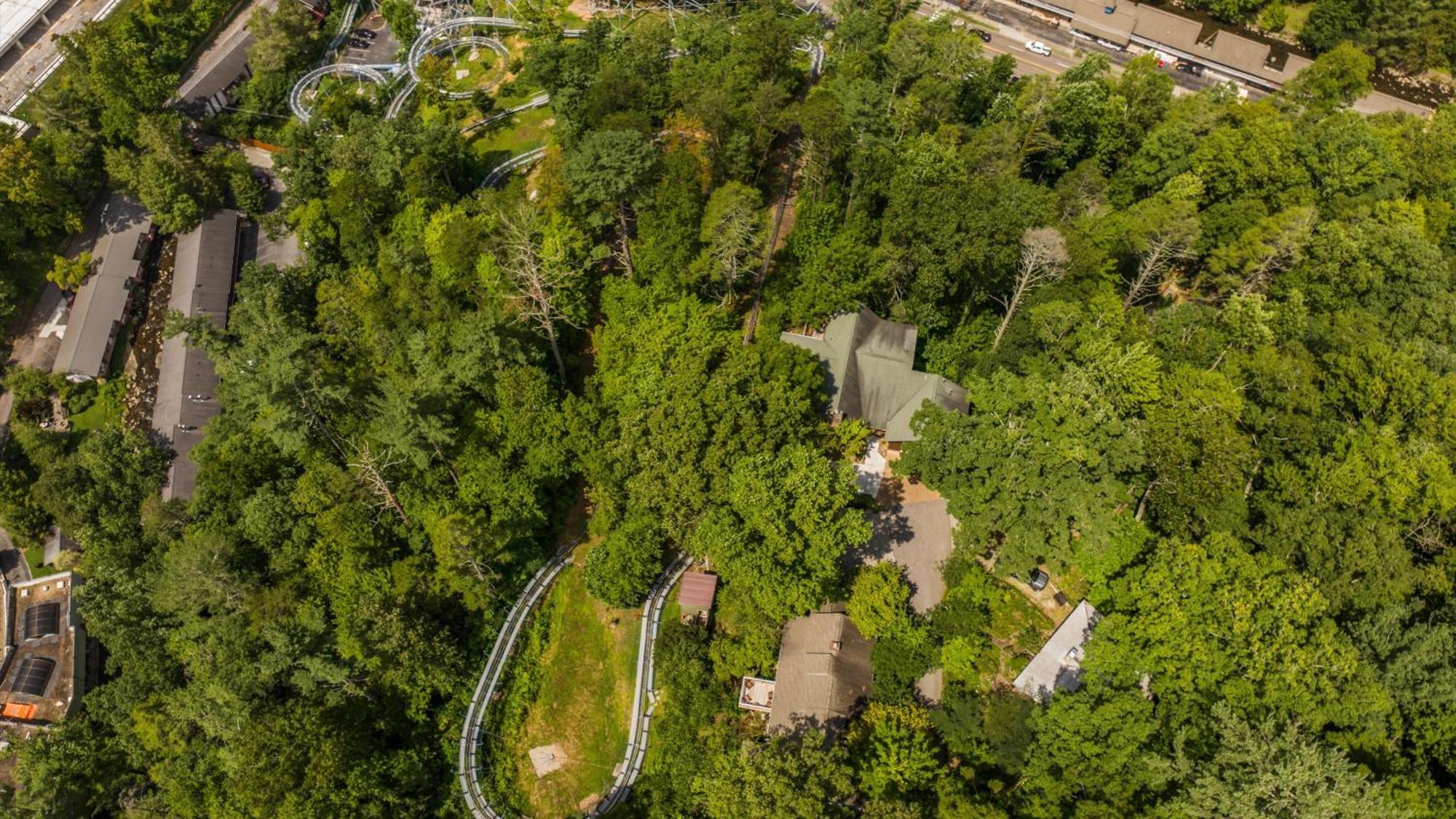 Whiskey Ridge Lodge, A Restored 1940S Gem, 2 Mins From Downtown, Breathtaking City Views, Custom Game Room, And Spacious Elegance Gatlinburg Exterior foto