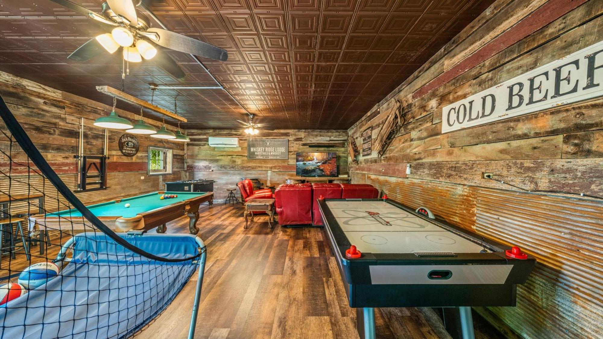 Whiskey Ridge Lodge, A Restored 1940S Gem, 2 Mins From Downtown, Breathtaking City Views, Custom Game Room, And Spacious Elegance Gatlinburg Exterior foto